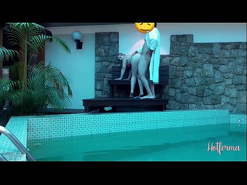 ❤️ El cap convida la criada a la piscina, però no va poder resistir-se a una calor Vídeo anal al ca.pinkporno.ru ❌❤